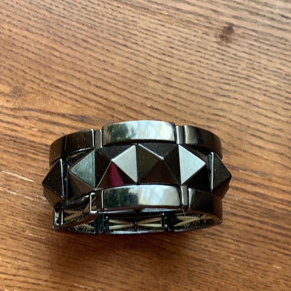 Metallic adjustable  bracelet